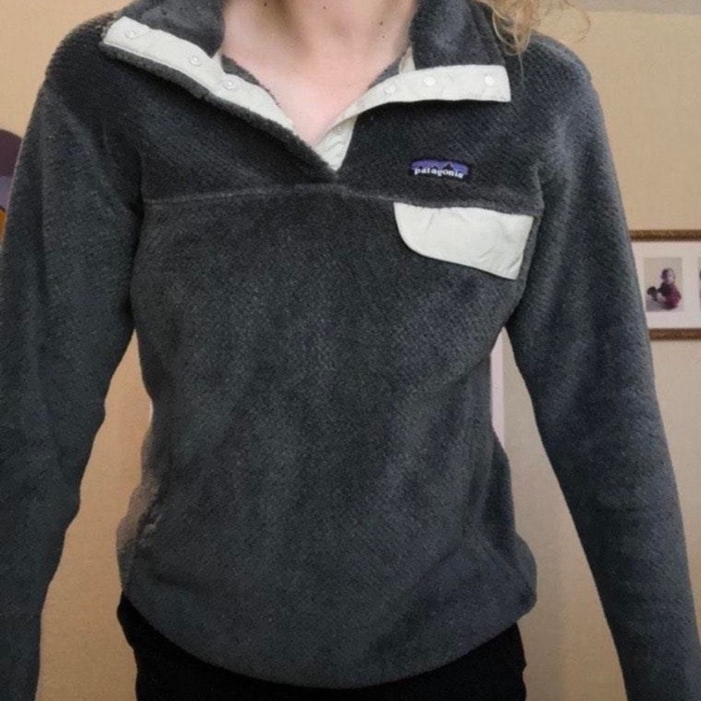 Patagonia pullover gray